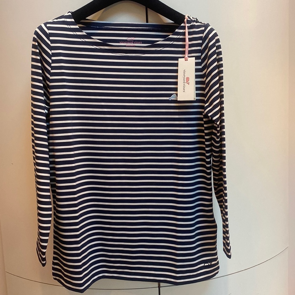 Vineyards vines women’s blue and white striped top with tag new, XXS